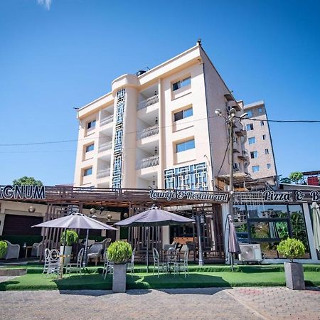 Villa Magnum دوالا المظهر الخارجي الصورة