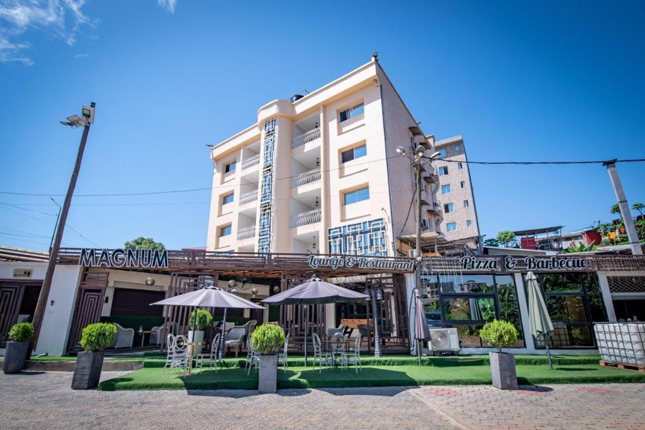 Villa Magnum دوالا المظهر الخارجي الصورة