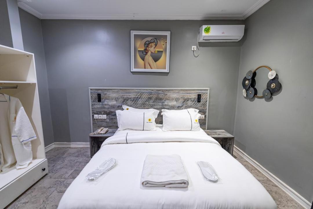 Villa Magnum دوالا المظهر الخارجي الصورة