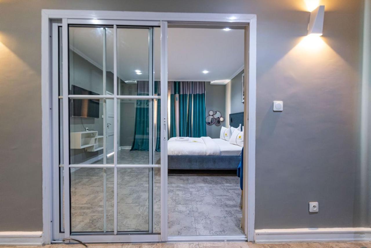 Villa Magnum دوالا المظهر الخارجي الصورة