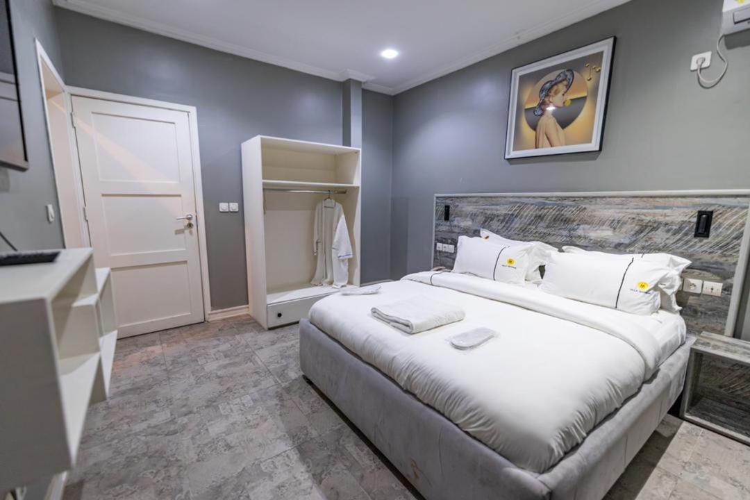 Villa Magnum دوالا المظهر الخارجي الصورة